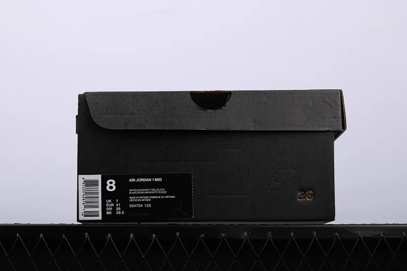 All categories Air Jordan Jordan series basketball shoes Air Jordan 1 Mid Air Jordan 1 Mid four-color stitching toe mid-top full toe layer authentic 554724-125